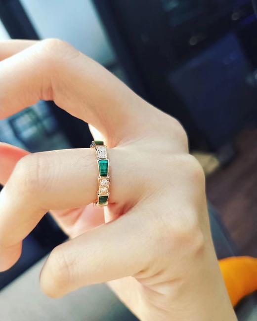 宝格丽 Sperpenti Viper 系列蛇骨戒指光面半密镶鳞片蛇骨戒指（XTY） 商品图5