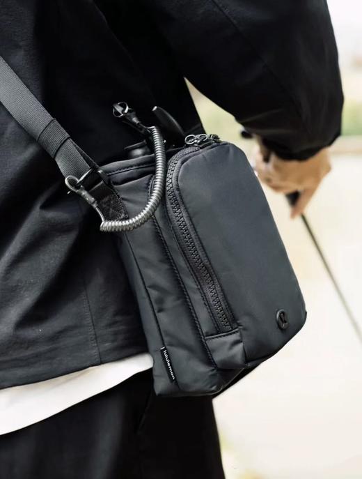 LULU爆款 口袋斜挎水壶包（SS） 商品图3