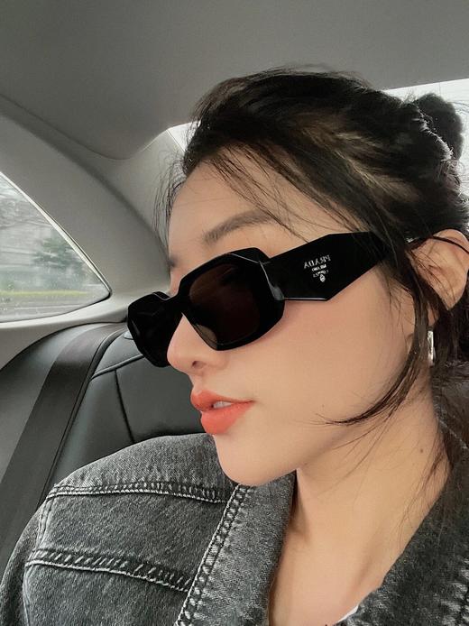 普拉达  SPR17   新款方形墨镜女大脸显瘦（JH） 商品图1