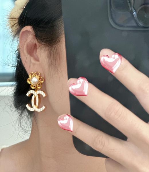 香奈儿花珠吊竖条纹c耳夹（XTY） 商品图3