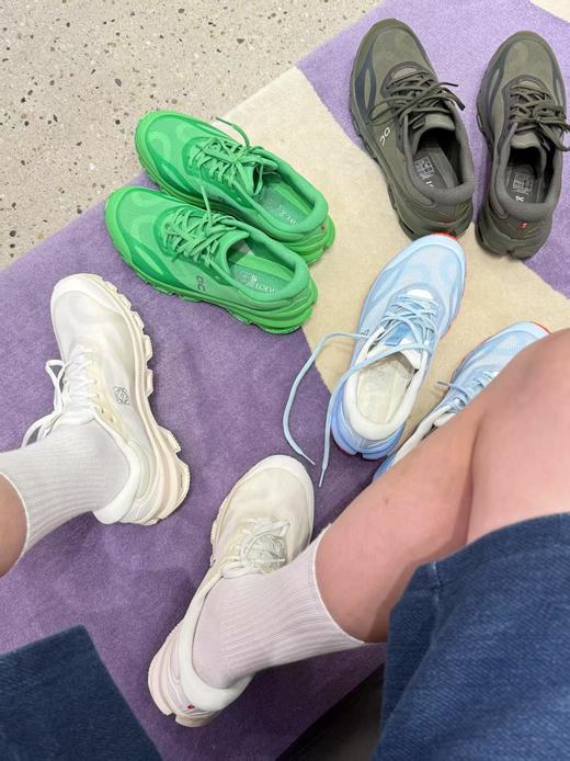 LOEWE X On昂跑 Cloudventure 2 联名系列 时尚舒适防滑耐磨 低帮 休闲跑步鞋（SS） 商品图5