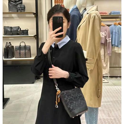 蔻驰/新款品丹宁系列  水桶斜挎手提包（SS） 商品图6