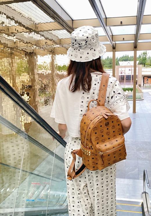 MCM 铆钉双肩包（MM） 商品图5