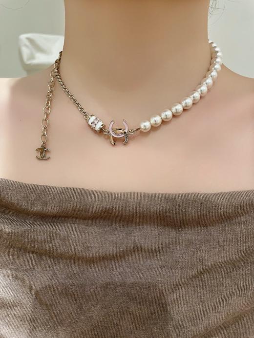 香奈儿 24B早秋最新款绝美系列 黑花边白c珍珠手链（XTY） 商品图9