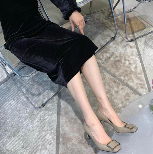 RV 经典款漆皮方扣单鞋7.5cm（SS） 商品图9