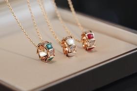 宝格丽 serpenti 糸列蛇骨项链来啦 玉髓与钻石（XTY）