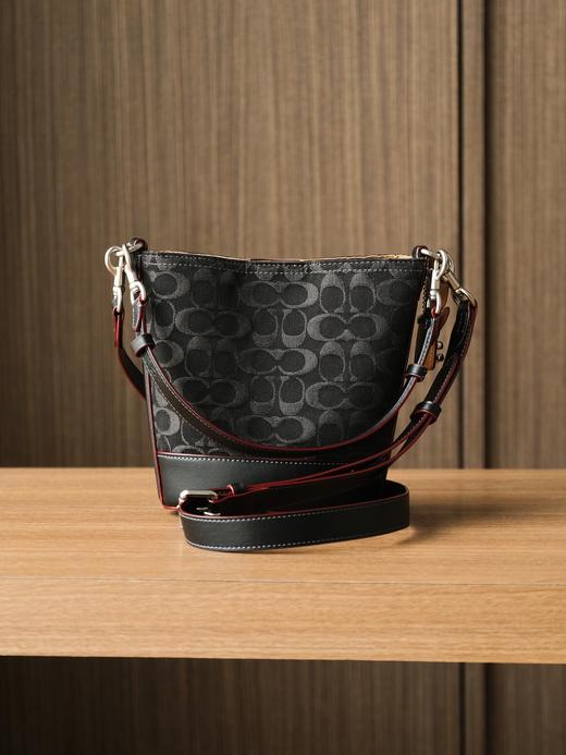 蔻驰/新款品丹宁系列  水桶斜挎手提包（SS） 商品图8