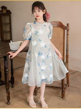 【孩提精灵】蓝色旗袍风刺绣花朵童连衣裙-喜出