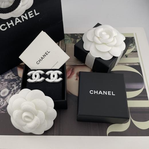 香奈儿 白珐琅银c耳钉（XTY） 商品图1