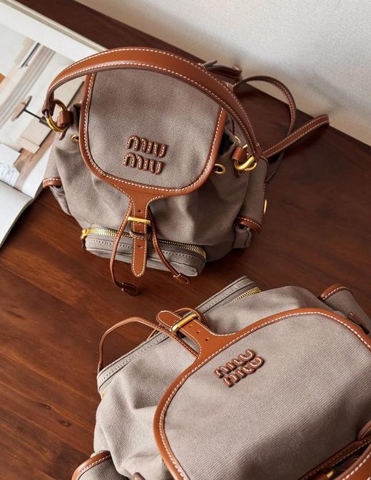 缪缪 25新品伦敦限定 高定帆布双肩包～（LZ） 商品图1