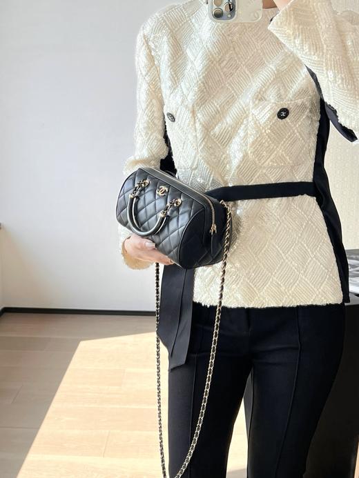 香奈儿 25p春夏 珐琅彩手柄保龄球手拿包（LZ) 商品图6