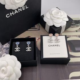 香奈儿 25P最新系列 小蓝/小粉爱心吊c耳钉（XTY）