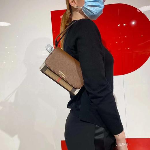 巴宝莉 经典格纹斜挎包 标准woc包型（MM） 商品图4