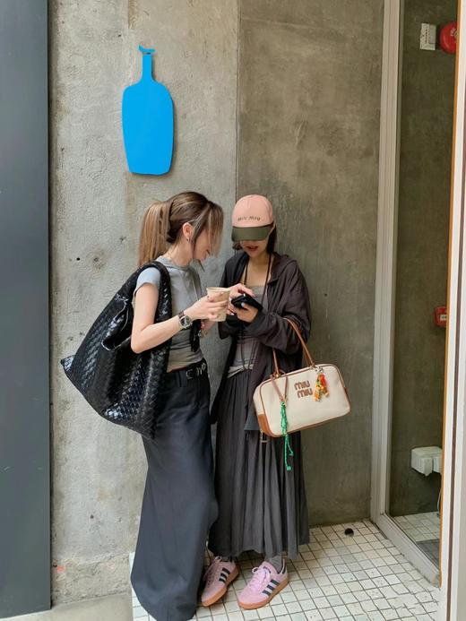 缪缪  新款长手柄保龄球公文包手提包 （MM） 商品图4