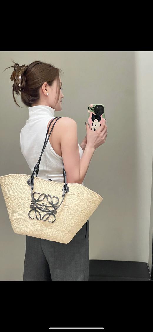 罗意威   爆全网的草编菜篮子 棕榈纤维搭配牛皮革 Anagram Basket 手袋  (MM) 商品图5