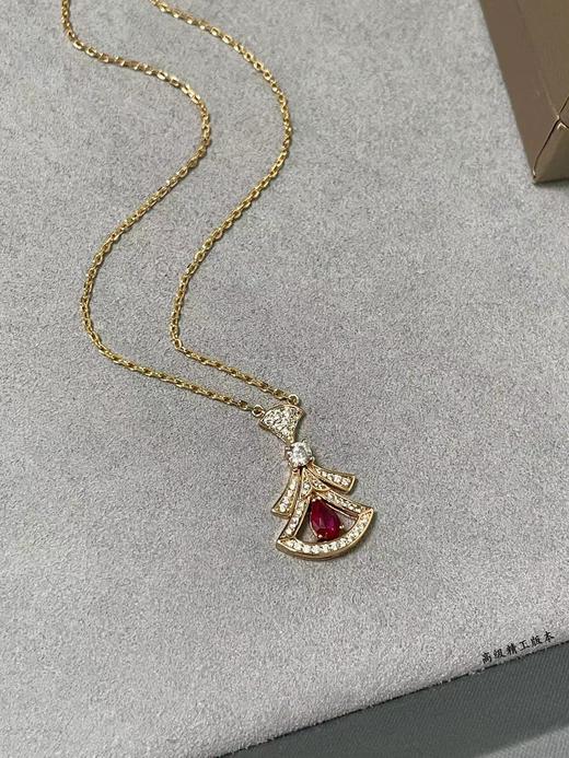宝格丽 中间钻红扇形裙子项链，嵌禳一颗中央明亮式红锆石和明亮式切割，以及钻石（XTY） 商品图4