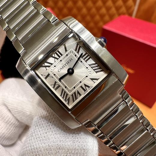 卡地亚 法国坦克系列WSTA0065 这款全新演绎的手表，不管是镶钻小号表款还是不带钻的表款，各有其独特之处(ZT*SH) 商品图1