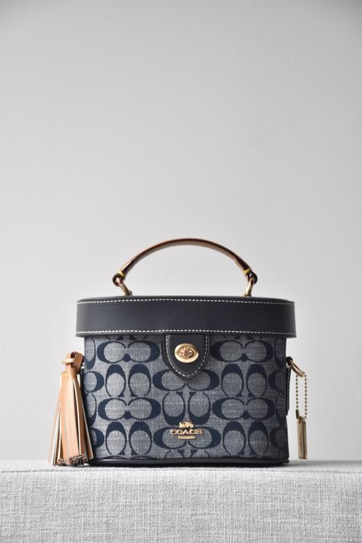 Coach蔻驰 新款盒子化妆手拿斜跨包（SS） 商品图4