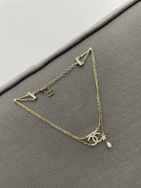 香奈儿 22春夏浅金色 双C 五角星水滴珍珠 choker （XTY）