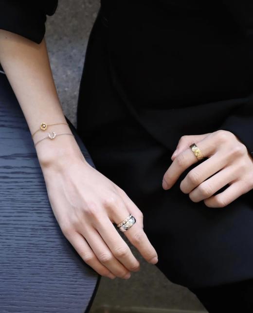 香奈儿  新款菱格手链 水晶款 镂空款 （XTY） 商品图8