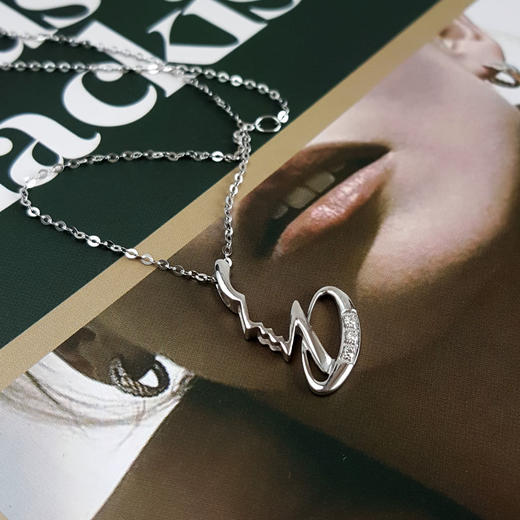 【天然正品】AU750白金时尚设计款钻石吊坠项链220625NJM17 现售价：1680（特价） 商品图3