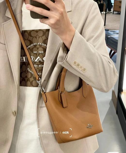 蔻驰   四月新品系列小水桶 手提包 腋下包 单肩包 （SS） 商品图14