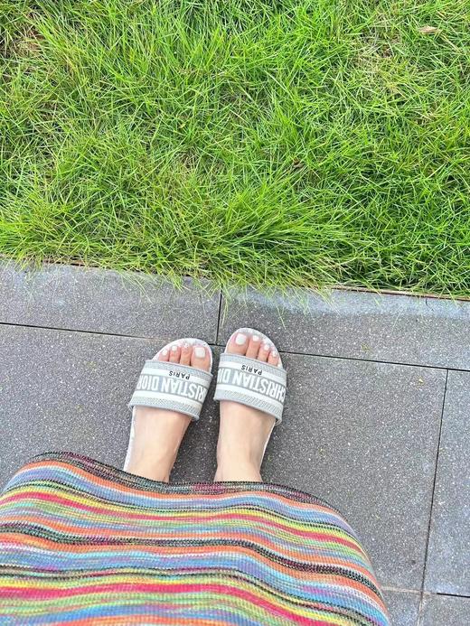 迪奥-【全新到货】经典款棉质3D立体刺绣印花凉拖鞋（DBG） 商品图14