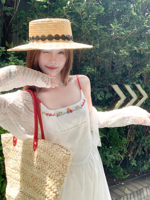 【折后再享2件88折】微信粉丝打折价！！刺绣吊带连衣裙 日常229.99/件 立减90 秒杀139.99/件！！ 商品图10