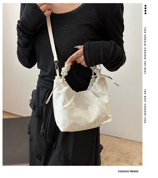 【白色串珠斜挎手拎包】敦煌小众手提包 百搭简约通勤单肩斜挎水桶包 商品图3