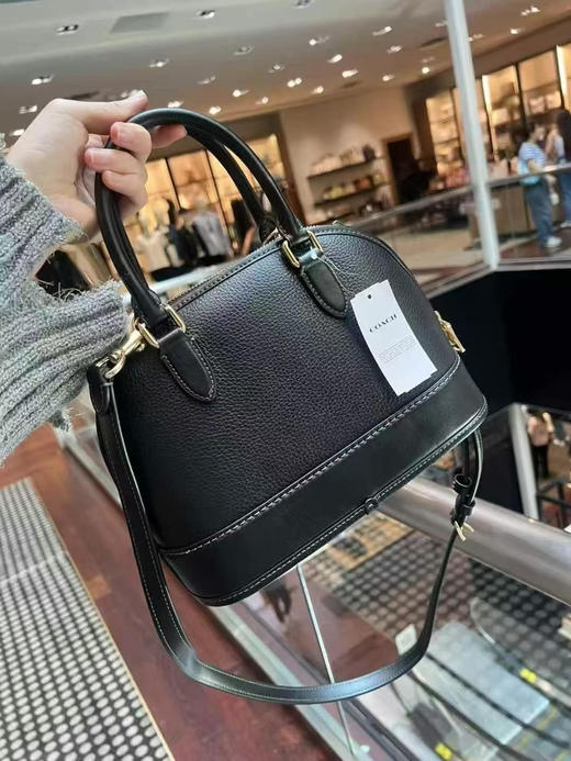 ¥1299🇺🇸Coach 5月超级新款！！Sabrina 小号贝壳包，经典款回归！升级新款，小细节设计的非常精致，纯皮材质，百搭纯黑色 商品图2