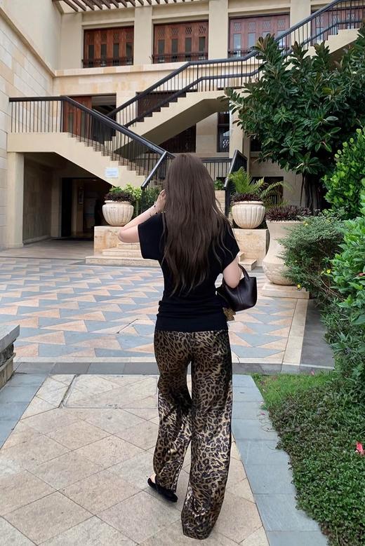 小众摩登烫金美式复古小猎豹直筒空气裤 商品图7