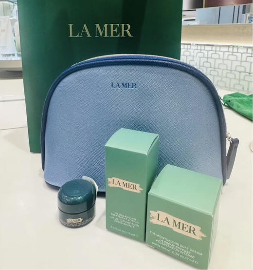 海蓝之谜化妆包真的中看又中用呀❗
正品保证，专柜套装拆卖
长16高12宽5
颜色做得绝美～PU皮质感很好炒鸡推荐哦❗便携大容量化妆包旅行收纳包洗漱包 商品图5