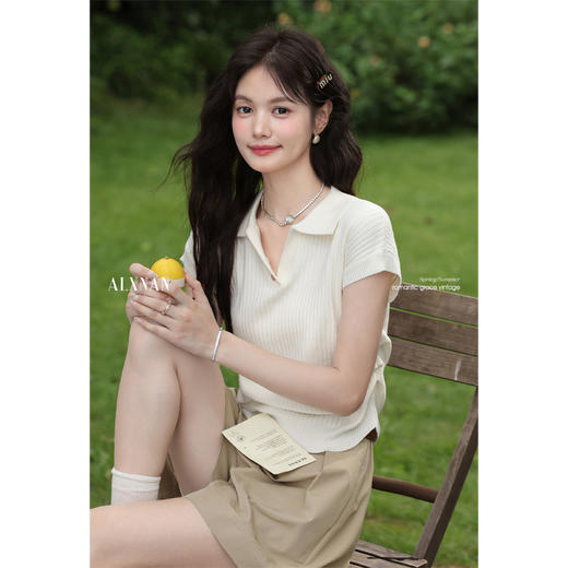 鹿向南「云朵慕夏」杏色翻领短袖T恤女夏季新款收腰气质针织上衣 商品图4