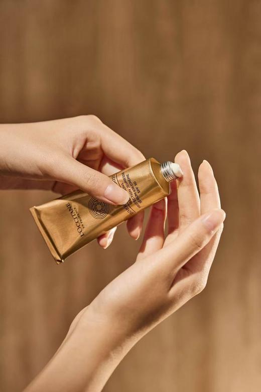 1F【欧舒丹】防晒护手霜 手部护理保湿紧致舒缓手部精华霜 商品图2