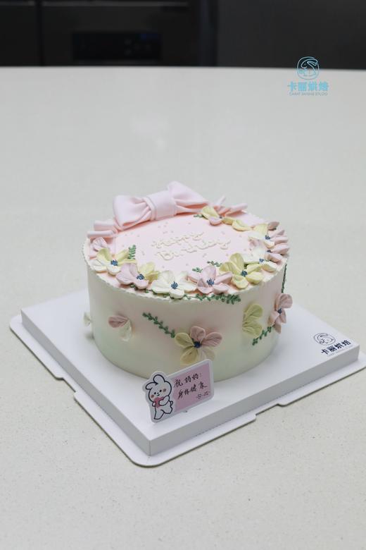 精致蝴蝶结裱花蛋糕 商品图0