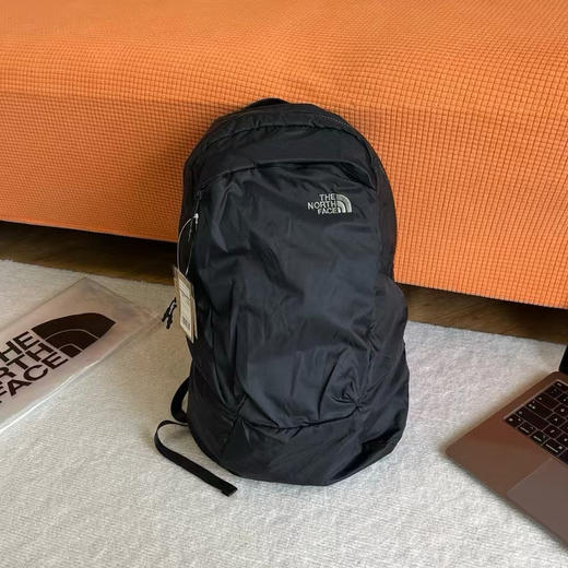 出口日本原单正品北面TNF Glam Daypack可收纳便携式双肩包
四个色，20L
原价16390日元 商品图12