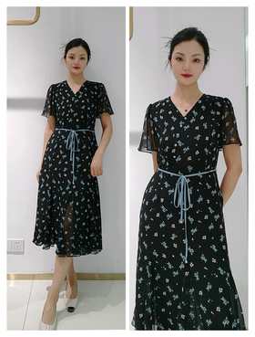 54L039时尚气质款鱼尾摆连衣裙