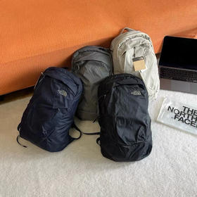 出口日本原单正品北面TNF Glam Daypack可收纳便携式双肩包
四个色，20L
原价16390日元