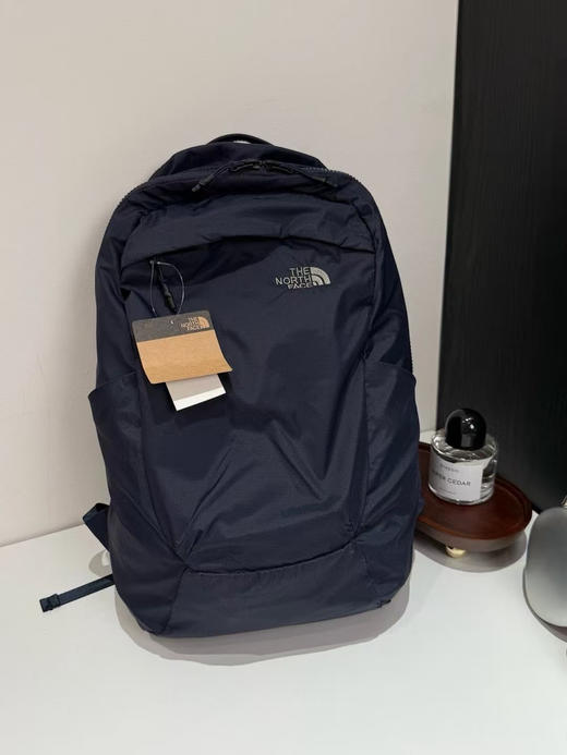 出口日本原单正品北面TNF Glam Daypack可收纳便携式双肩包
四个色，20L
原价16390日元 商品图9