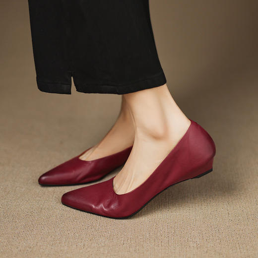 【预售5天】文艺复古单鞋女做旧春秋尖头浅口真皮时尚百搭舒适单鞋DMJFG&9539F 商品图0