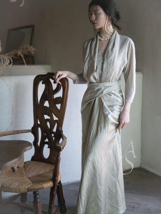 Cortana  石灰色条纹FRANCES披肩袖真丝上衣 商品图1