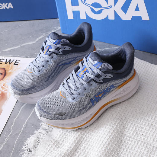 跑者的「全能搭档」来了！HOKA ONE ONE Bondi 9 柔软舒适 通勤跑步鞋，上脚软弹，通勤跑步两不误！没有人能拒绝它！专业跑鞋里最会搞时尚的，舒适百搭减震防滑！低帮休闲跑步鞋！男女同款！ 商品图5