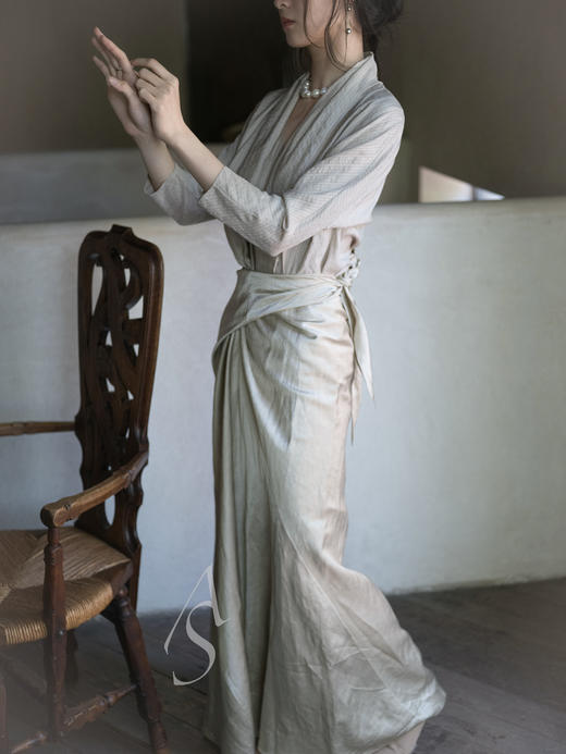 Cortana  石灰色条纹FRANCES披肩袖真丝上衣 商品图2