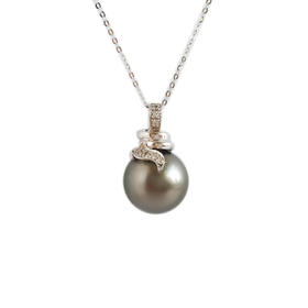 【天然正品】AU750白金镶天然近完美约13.8MM铂金灰大溪地海水珍珠吊坠项链23.4*13.8*13.8MM（皆取最大值）女士现售价：3880！050425AH24