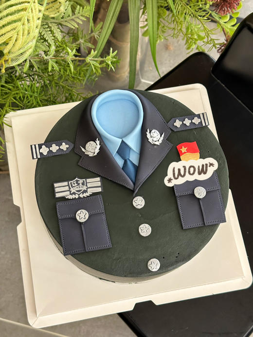 私人订制警服蛋糕，奶油翻糖结合，请提前一周下单 商品图1