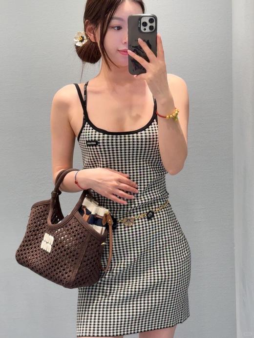 缪缪25Ss春夏新款 微标格纹针织吊带连衣裙（DQJ） 商品图6