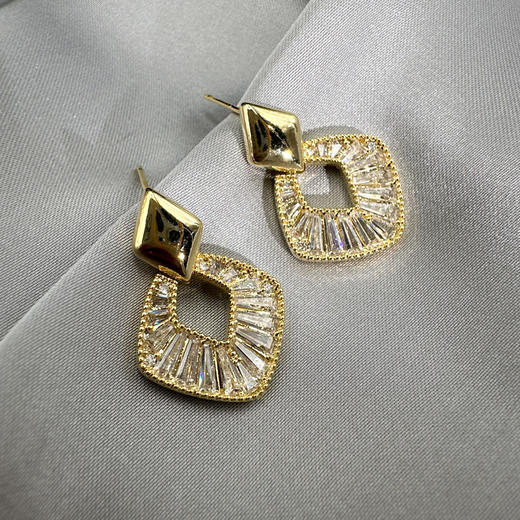 丁摩 锆石几何菱形银针耳钉女百搭高级感耳饰耳环5ZF-771 商品图1