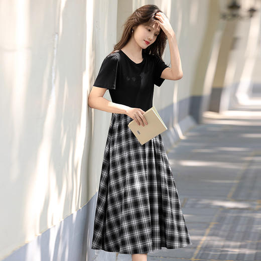 【周四狂欢价】熙世界设计感复古风黑色圆领拼接假两件格纹连衣裙女2025夏天新款 商品图3