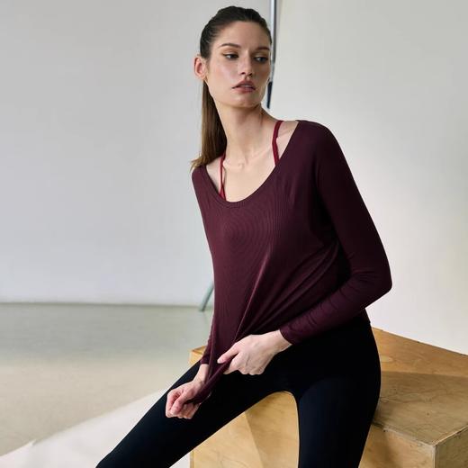 跃牌【轻匀系列】2025新款裸感瑜伽服女宽松性感露肩瑜伽上衣时尚休闲垂感运动长袖CX42006 商品图1