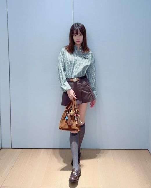 缪缪25Fw早秋新款 英伦学院风腰带百褶短裙（DQJ） 商品图5